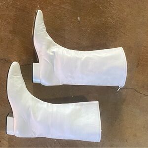 Gucci Cream Heeled Boots for Women